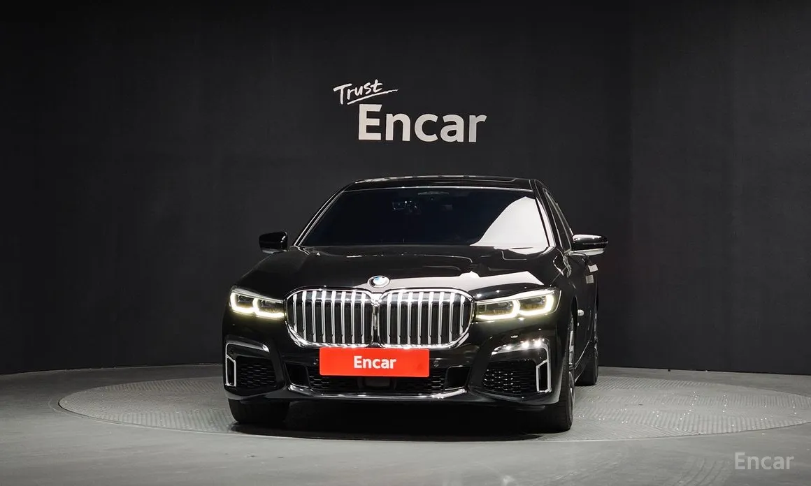 Фото 3 - BMW 7 Series