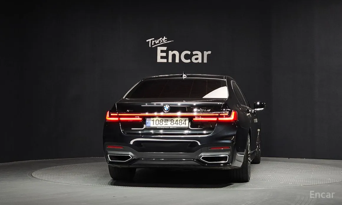 Фото 4 - BMW 7 Series