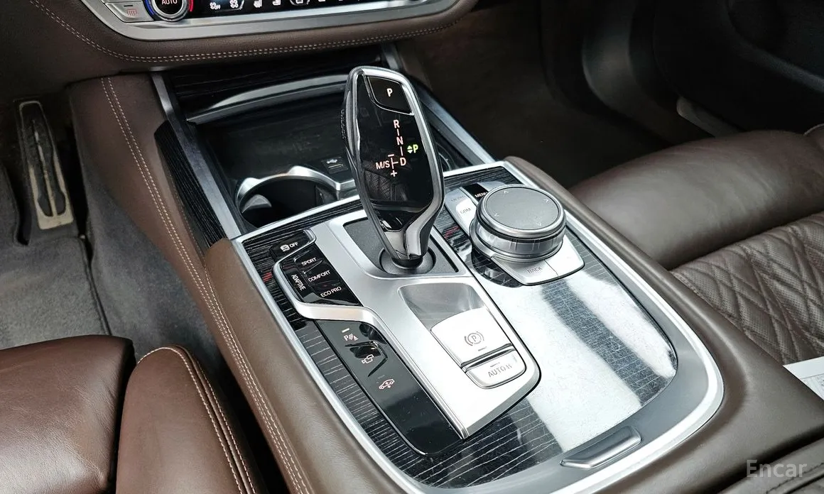 Фото 9 - BMW 7 Series