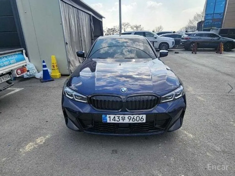 Photo 2 - BMW 3 Series