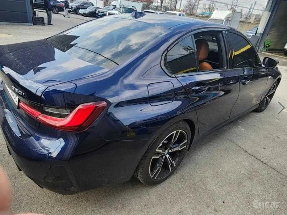 Photo 5 - BMW 3 Series