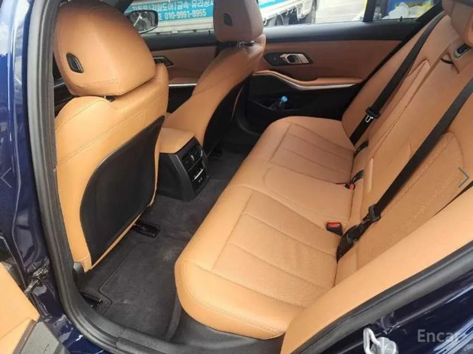 Photo 9 - BMW 3 Series