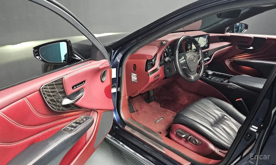 Фото 11 - Lexus LS