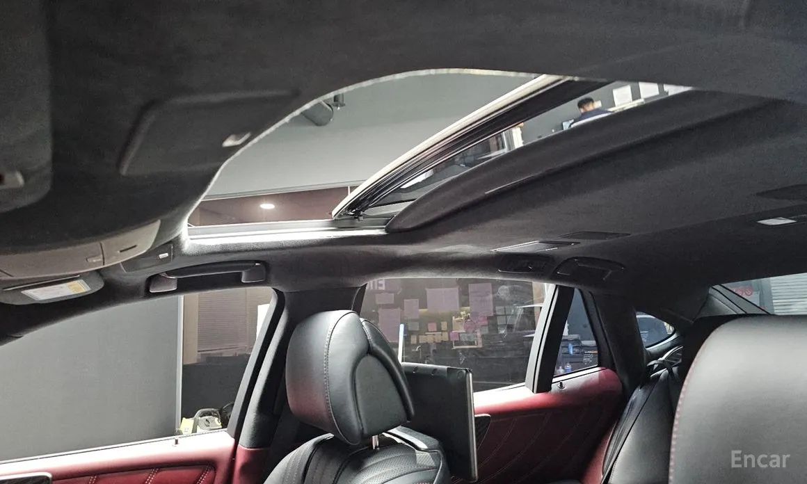 Фото 19 - Lexus LS