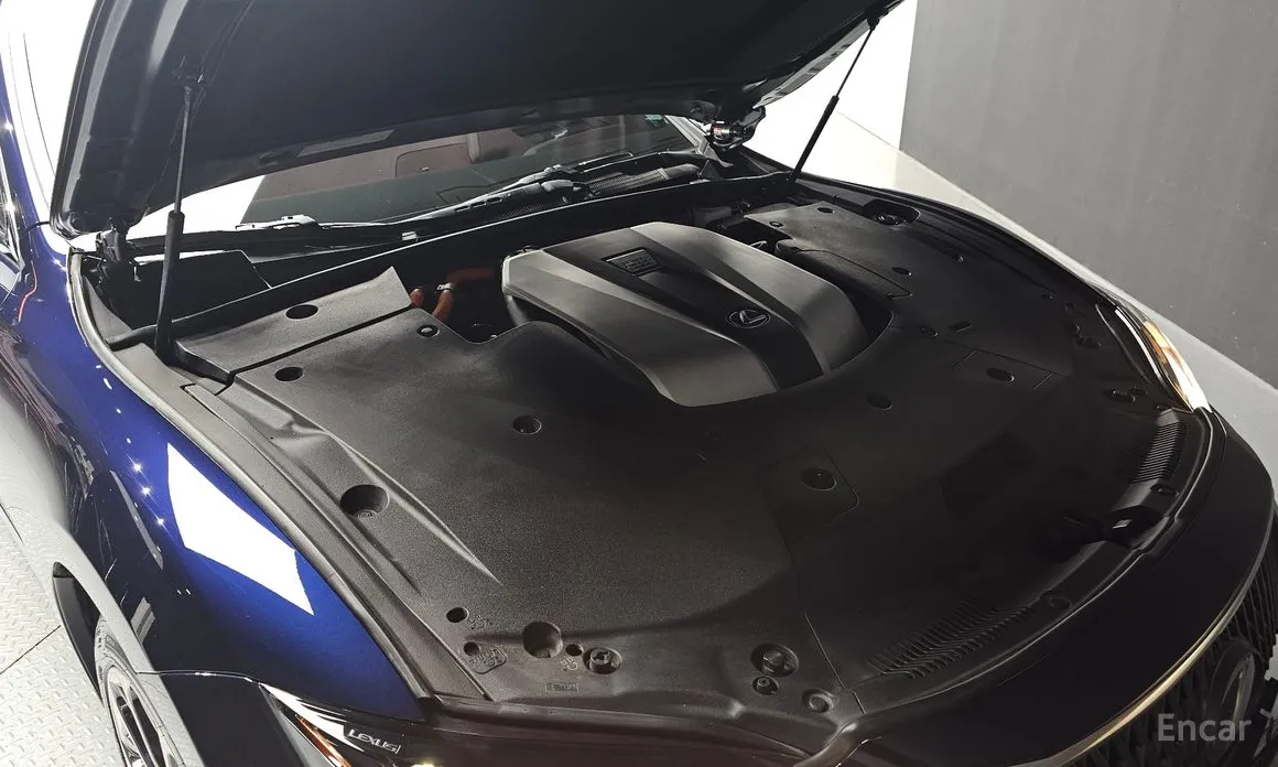 Фото 6 - Lexus LS