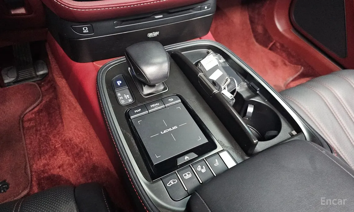 Фото 9 - Lexus LS