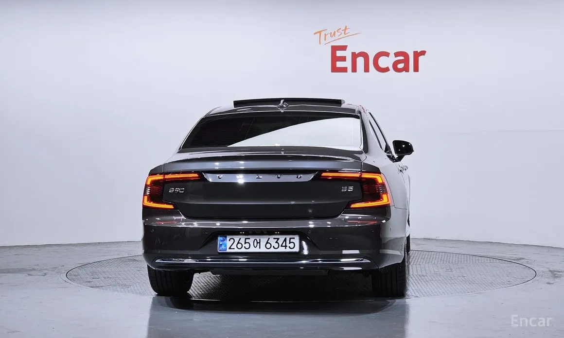 Фото 4 - Volvo S90