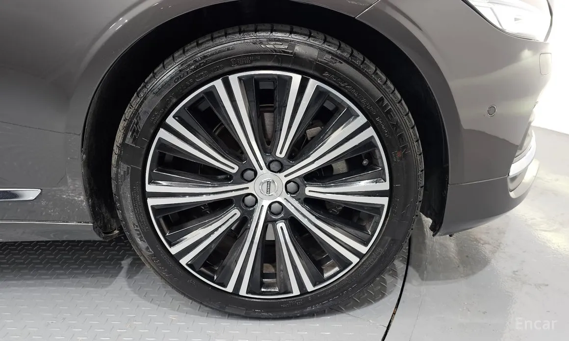 Фото 5 - Volvo S90