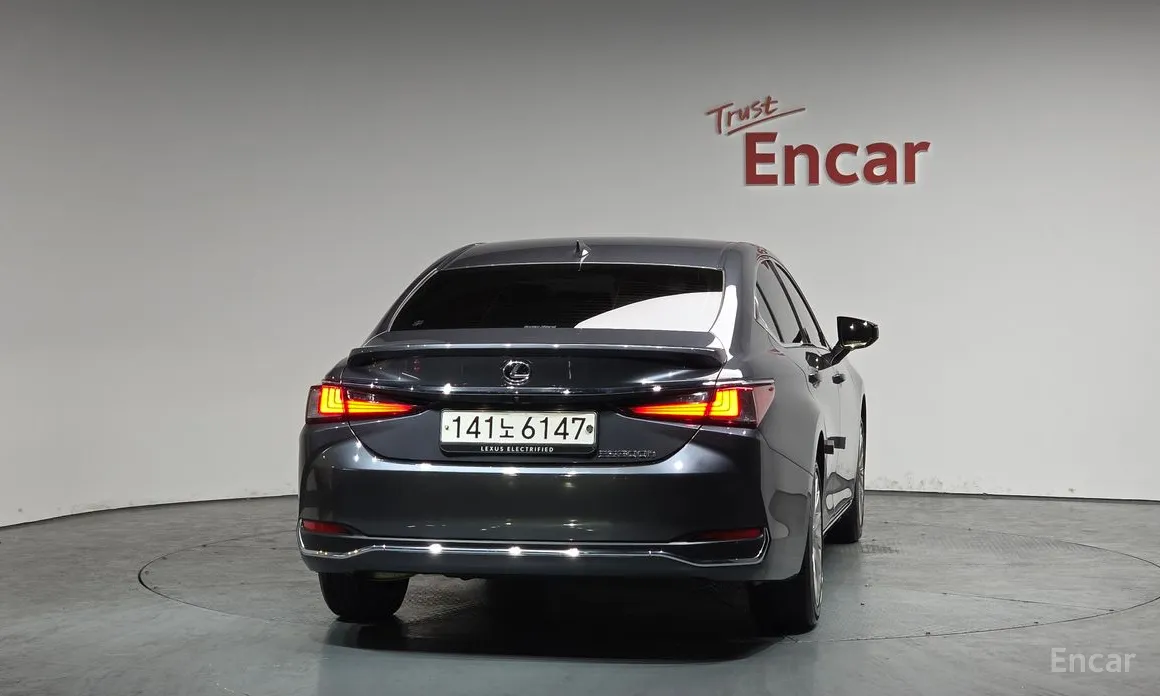 Фото 4 - Lexus ES