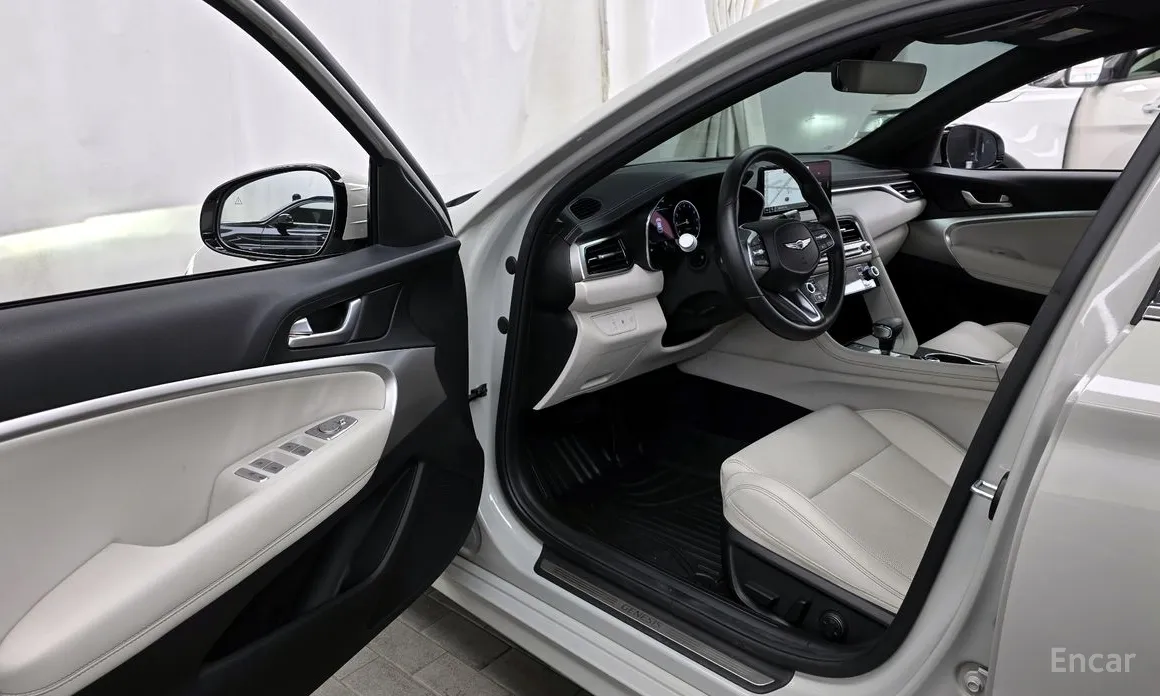 Фото 10 - Genesis G70