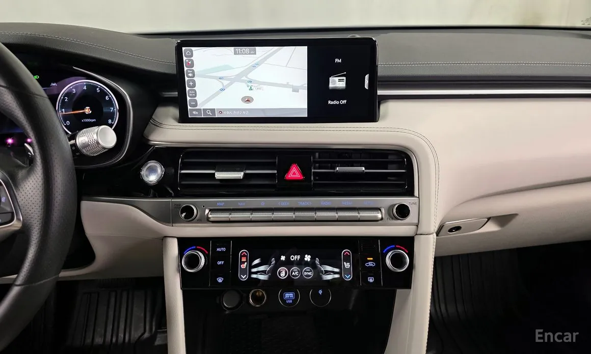 Фото 14 - Genesis G70