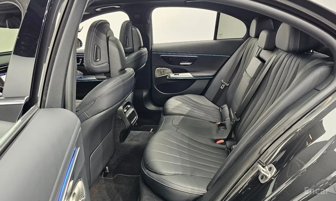 Фото 12 - Mercedes-Benz E-Class