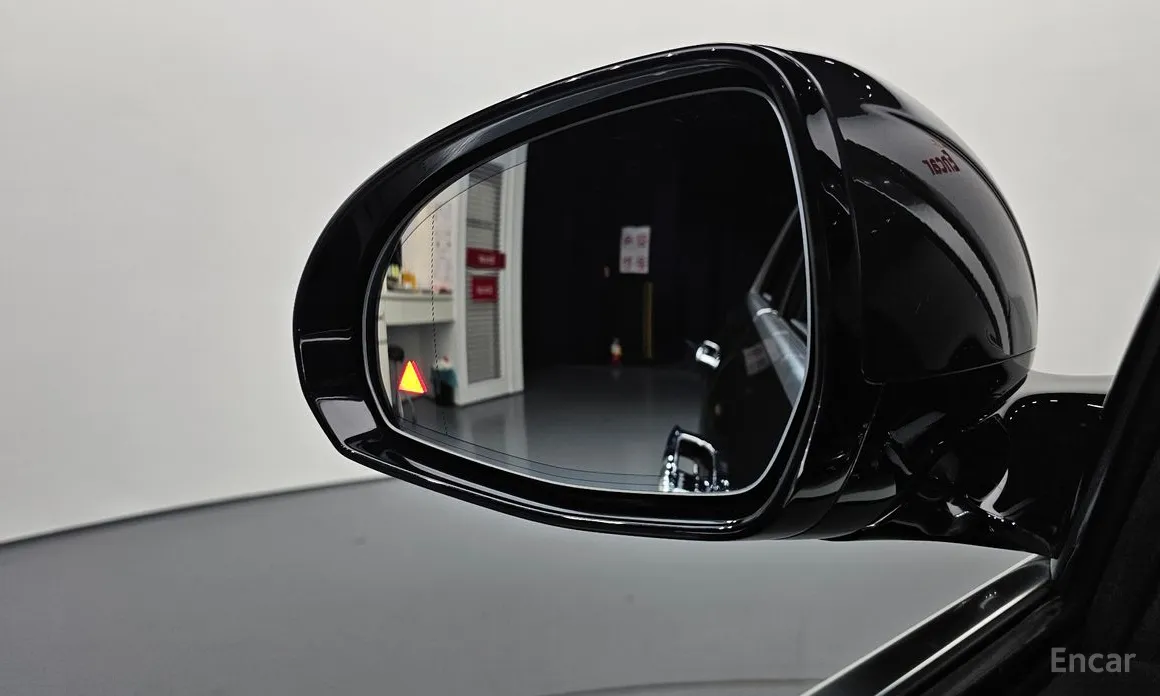 Фото 17 - Mercedes-Benz E-Class