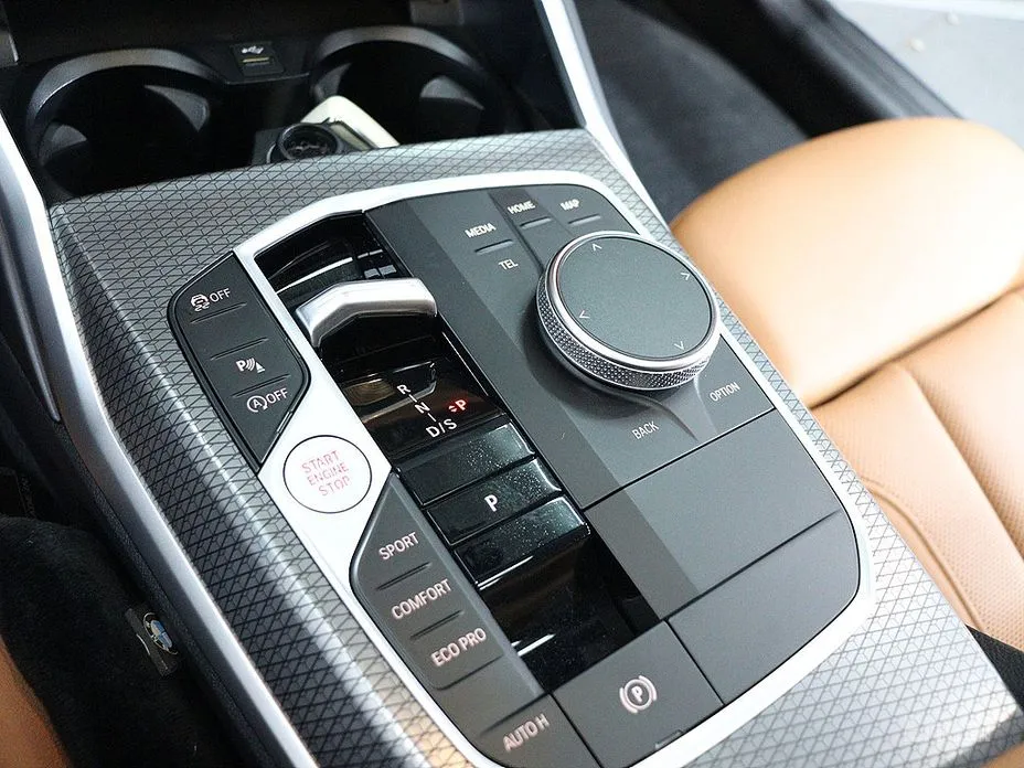 Photo 10 - BMW 3 Series