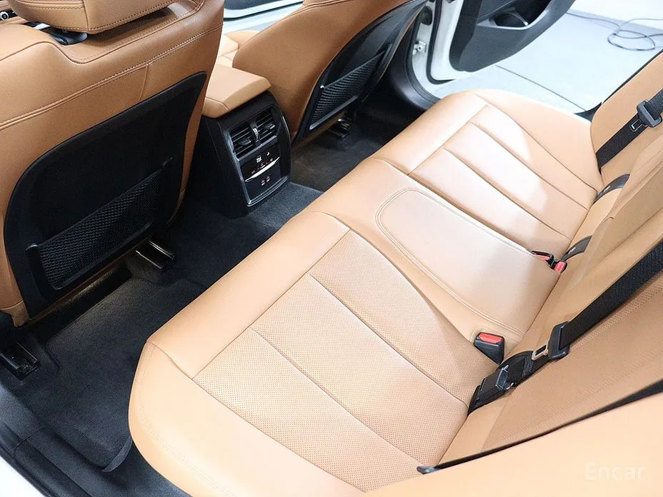 Photo 15 - BMW 3 Series