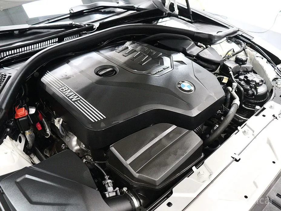 Photo 19 - BMW 3 Series