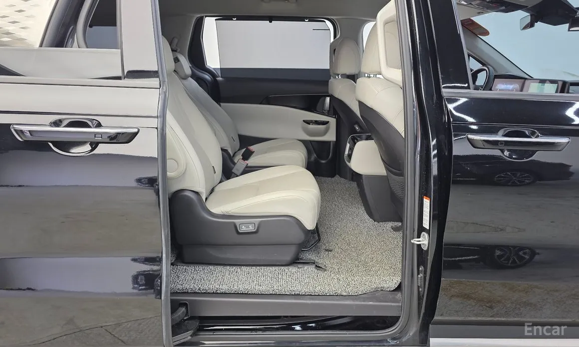Фото 12 - Kia Carnival