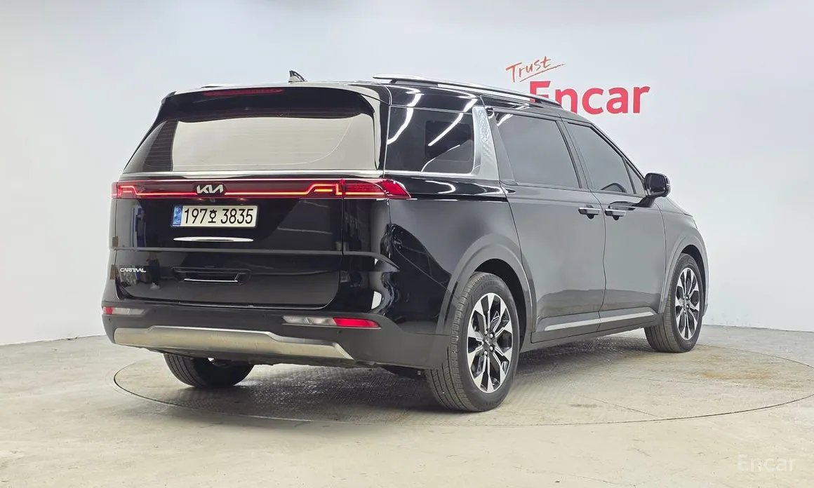 Фото 2 - Kia Carnival