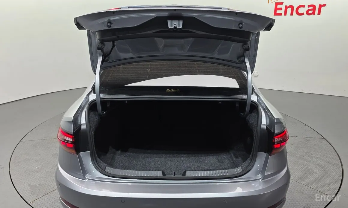 Фото 20 - Volkswagen Jetta