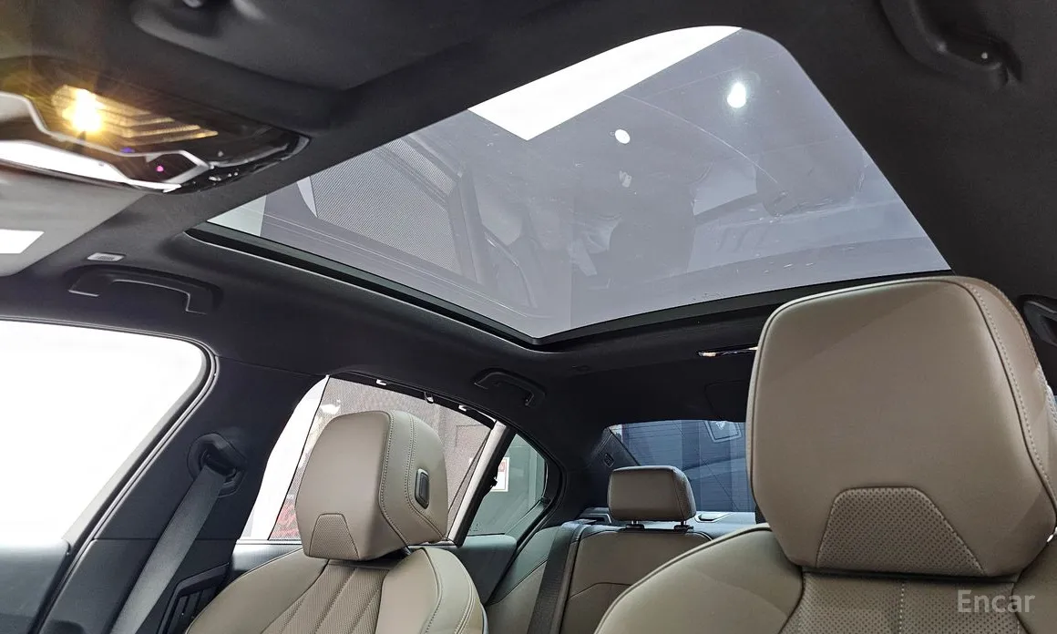 Фото 19 - BMW i5