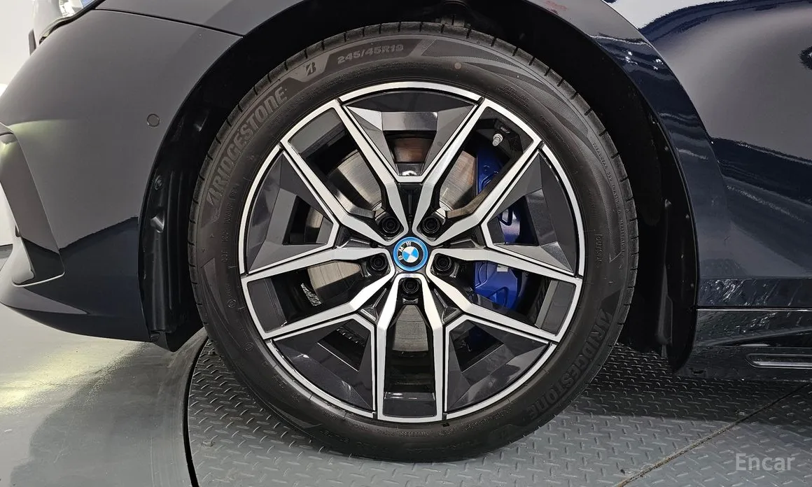 Фото 5 - BMW i5