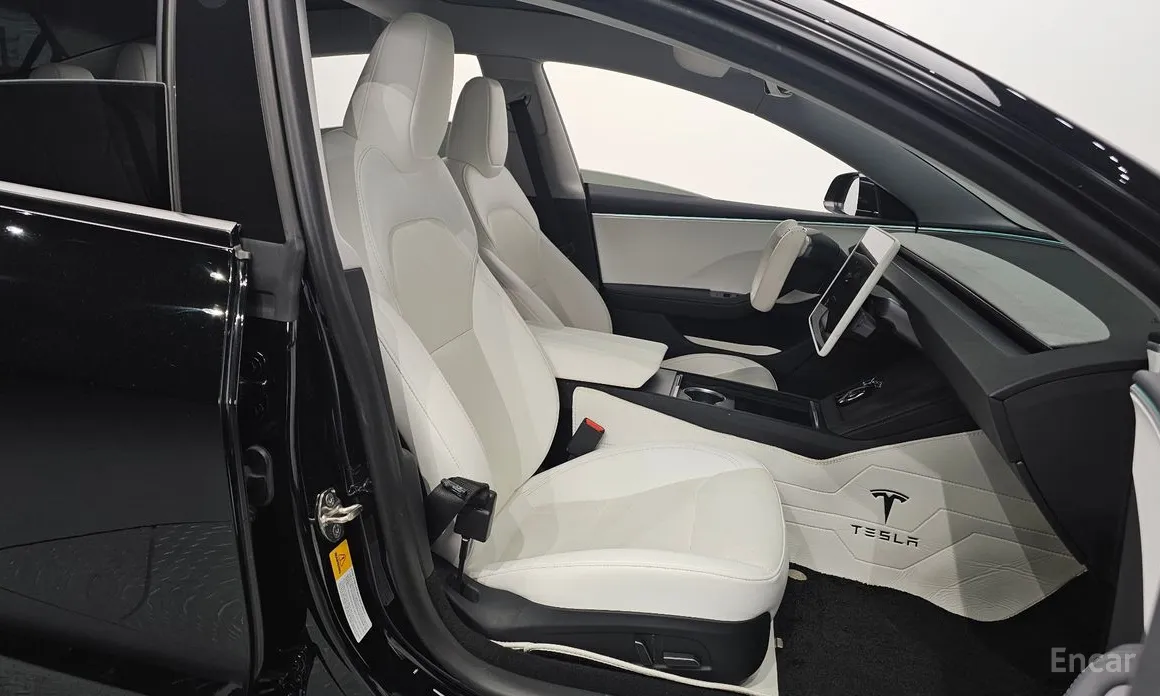 Фото 10 - Tesla Model 3