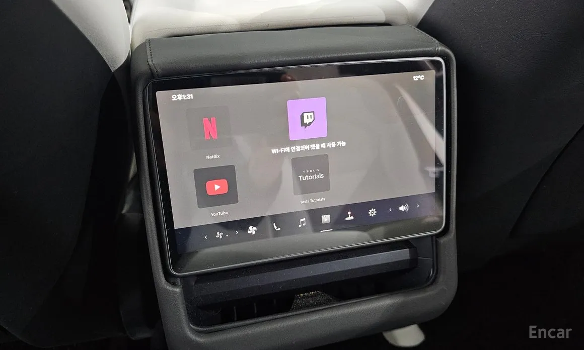 Фото 18 - Tesla Model 3