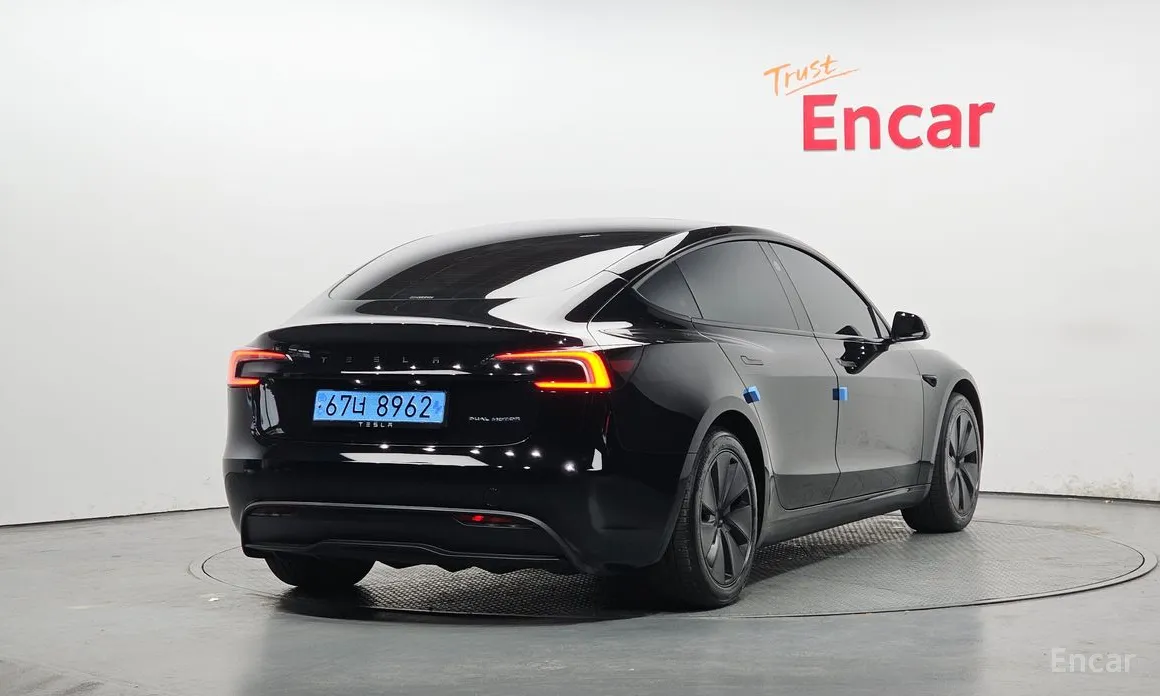 Фото 2 - Tesla Model 3