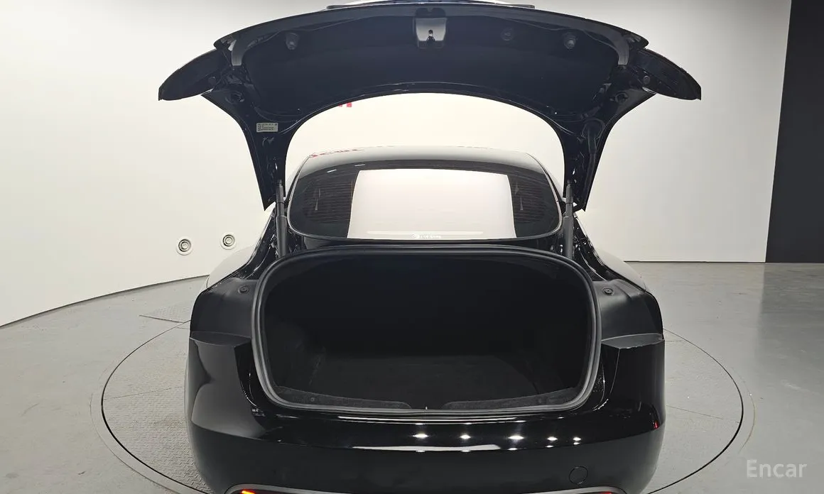 Фото 20 - Tesla Model 3