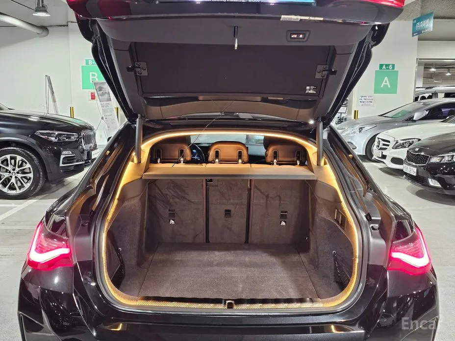 Фото 19 - BMW i4