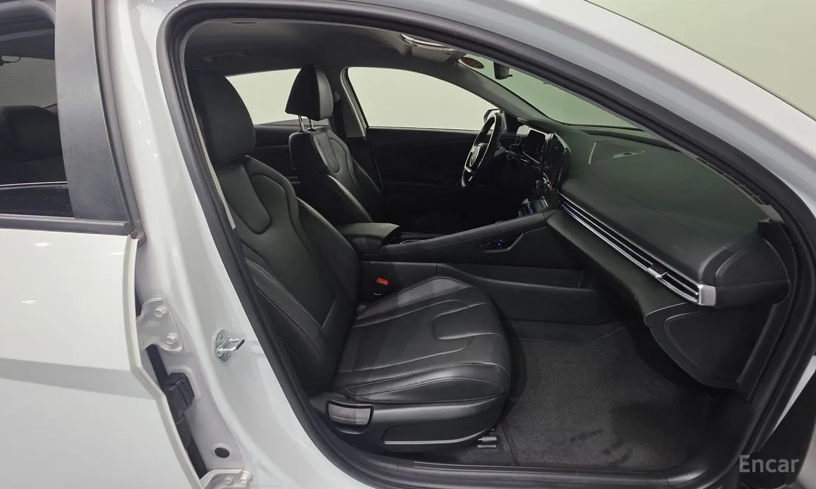 Фото 10 - Hyundai Avante