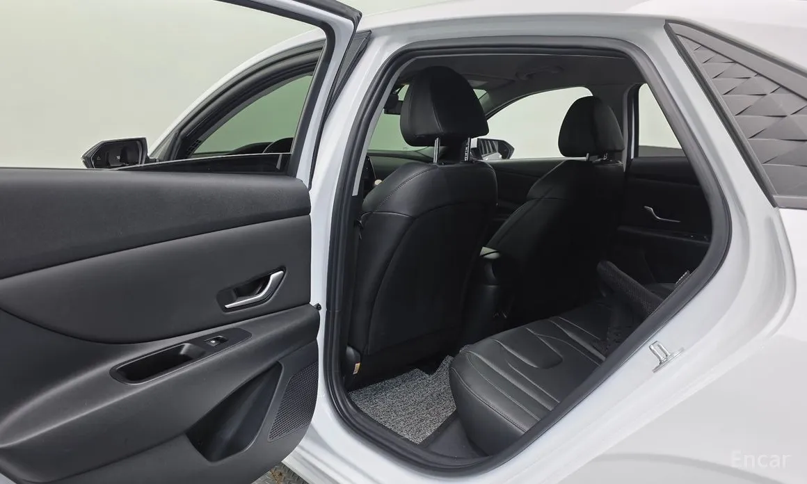 Фото 18 - Hyundai Avante