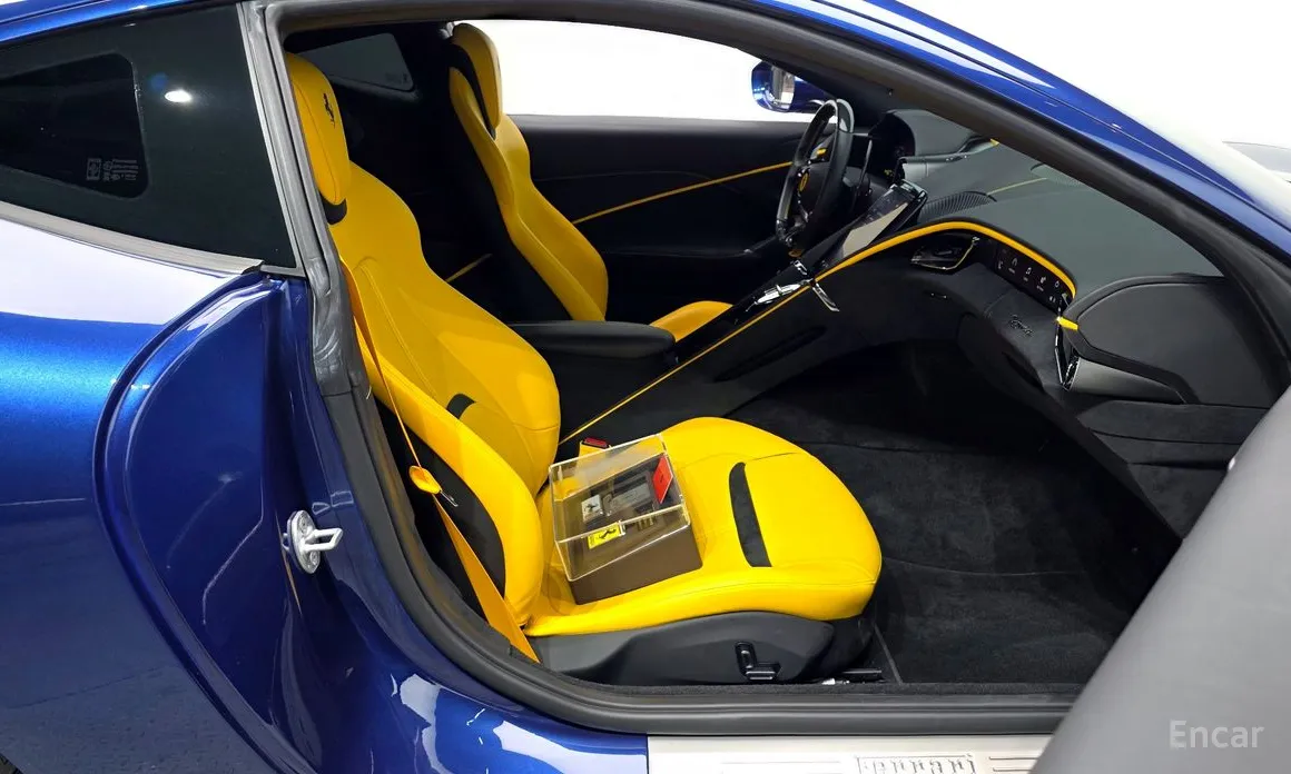 Фото 11 - Ferrari Roma