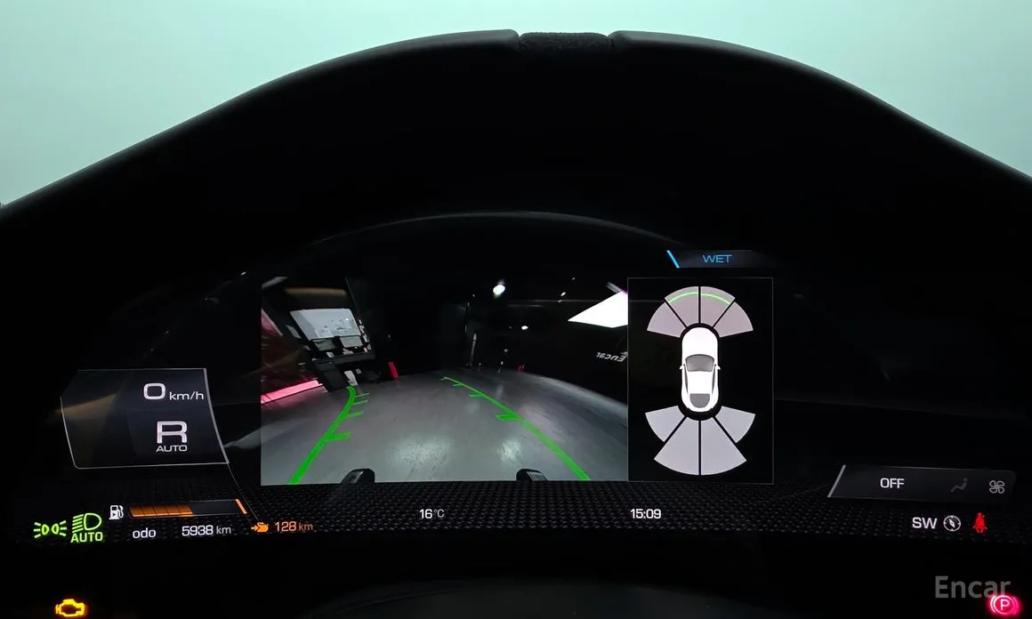 Фото 15 - Ferrari Roma