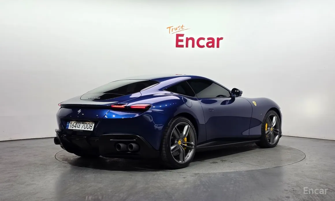 Фото 2 - Ferrari Roma