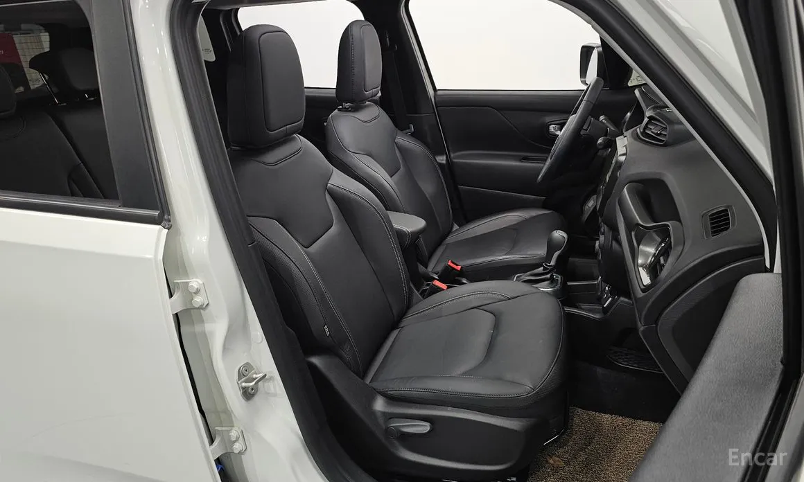 Фото 10 - Jeep Renegade