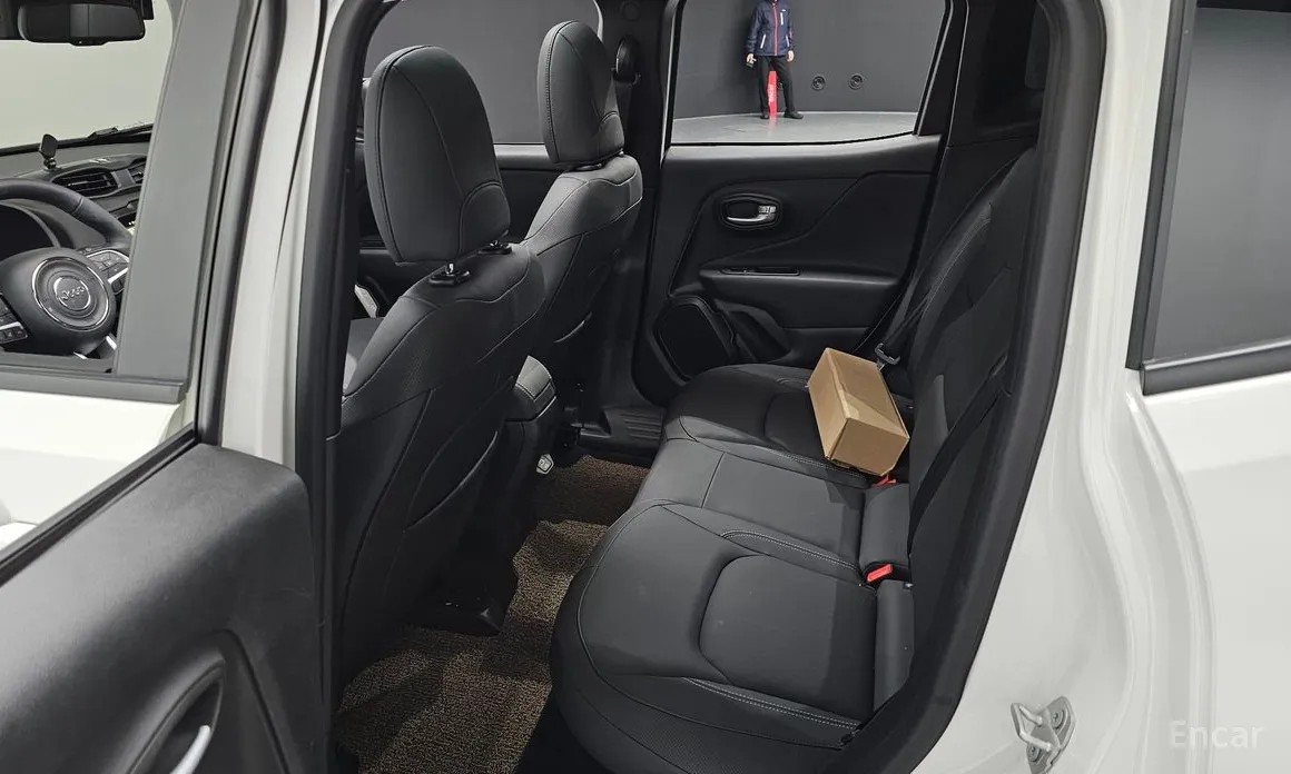 Фото 12 - Jeep Renegade