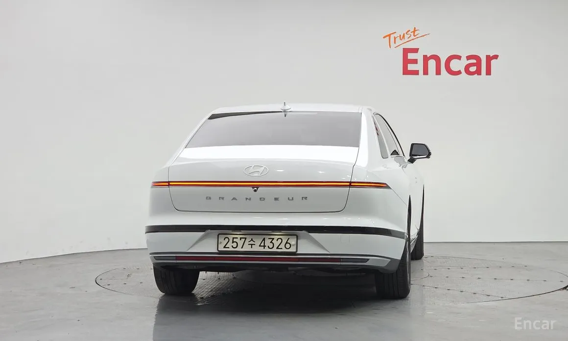 Фото 4 - Hyundai Grandeur