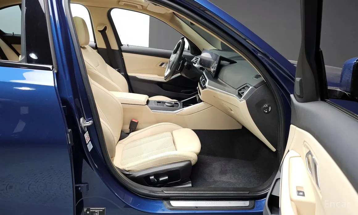 Photo 11 - BMW 3 Series