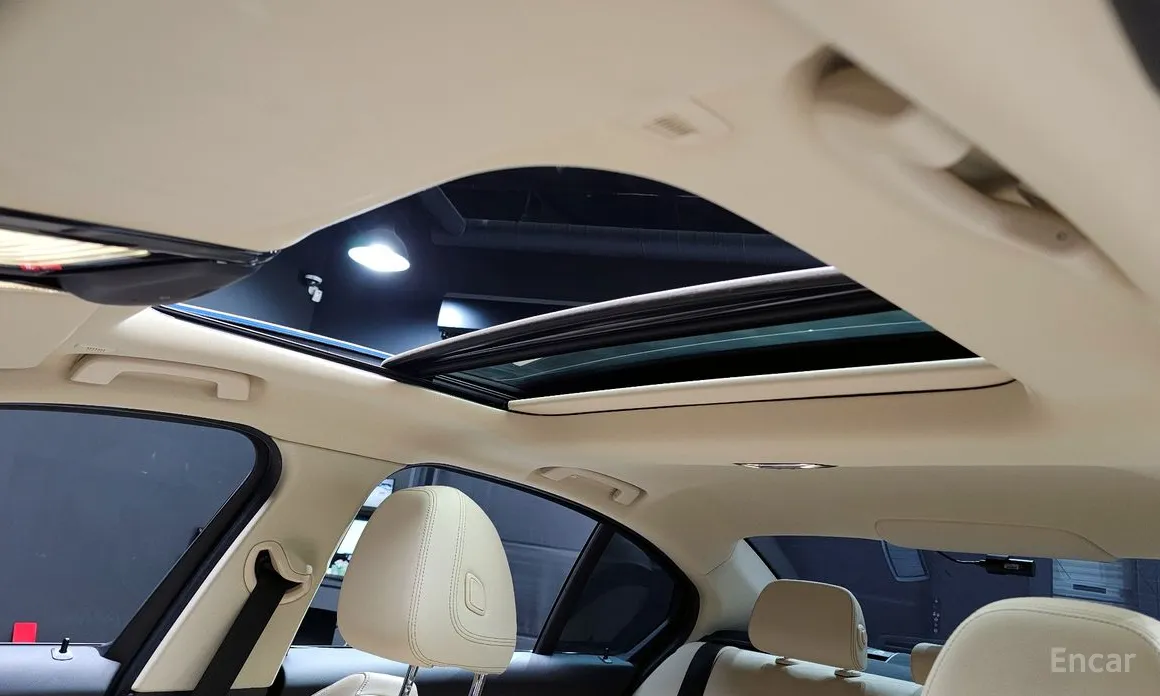 Photo 19 - BMW 3 Series