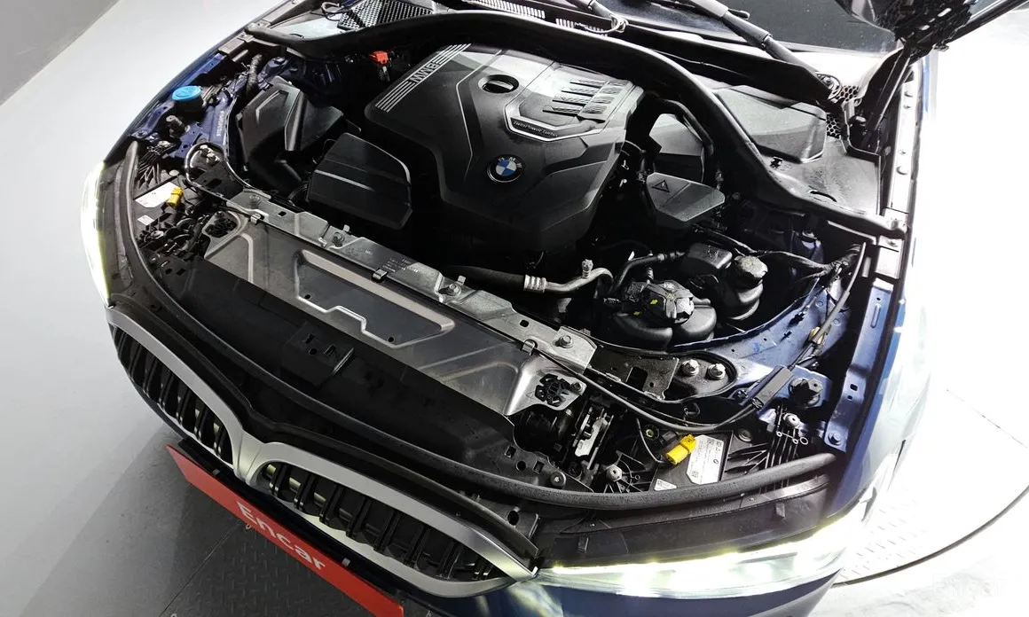 Photo 6 - BMW 3 Series