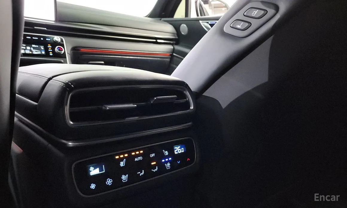 Фото 18 - Genesis GV80