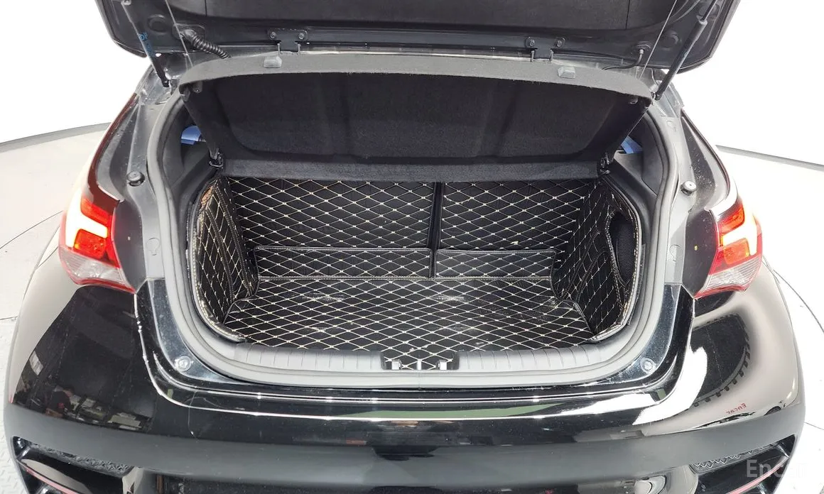 Photo 20 - Hyundai Veloster