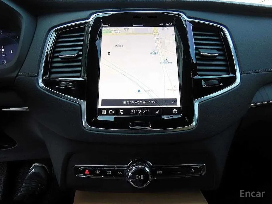 Photo 13 - Volvo XC90