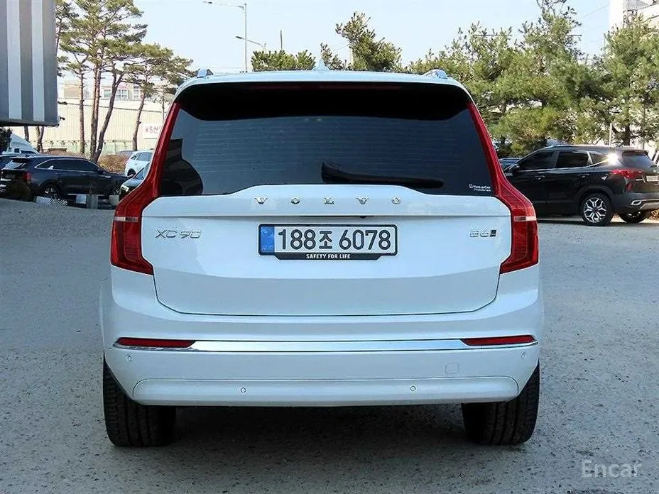 Photo 4 - Volvo XC90