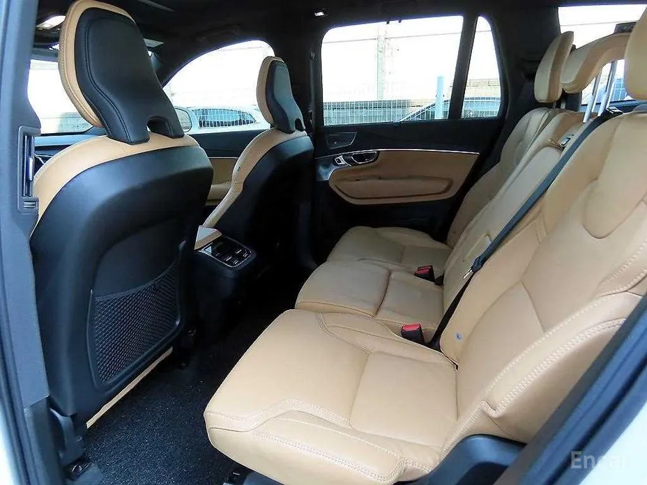 Photo 7 - Volvo XC90