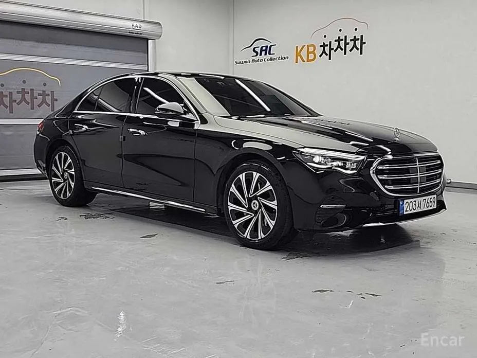 Фото 4 - Mercedes-Benz E-Class