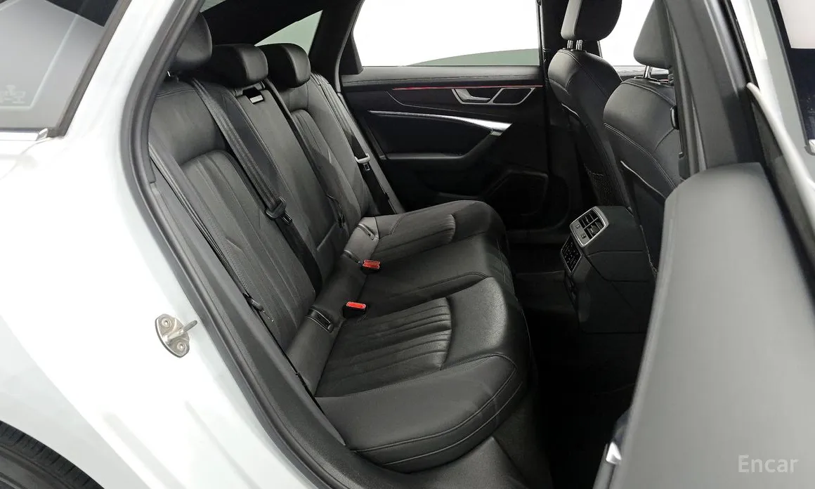 Фото 12 - Audi A6