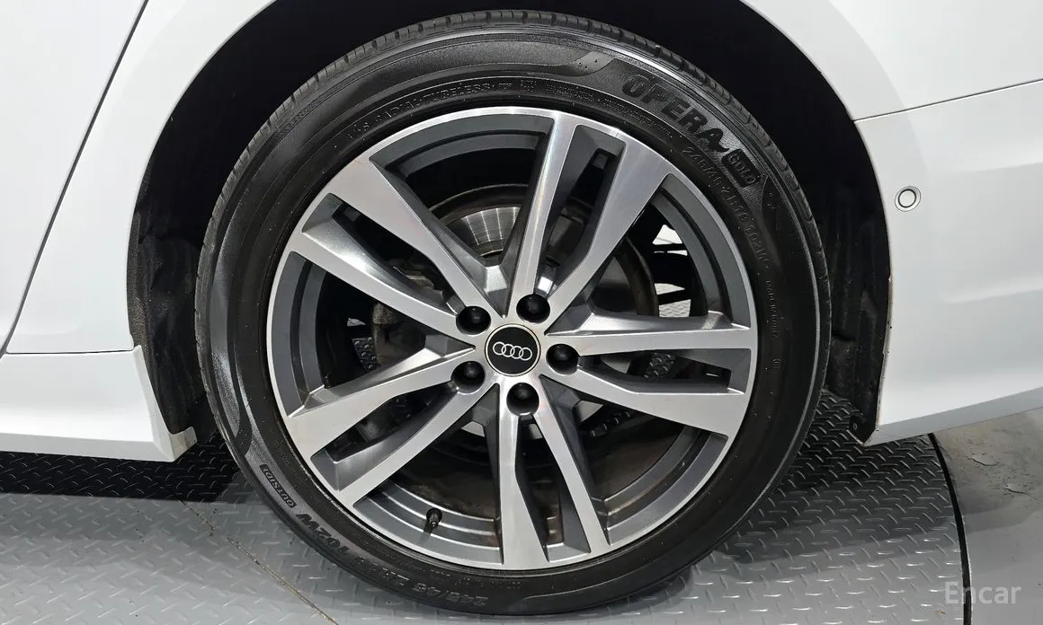 Фото 5 - Audi A6