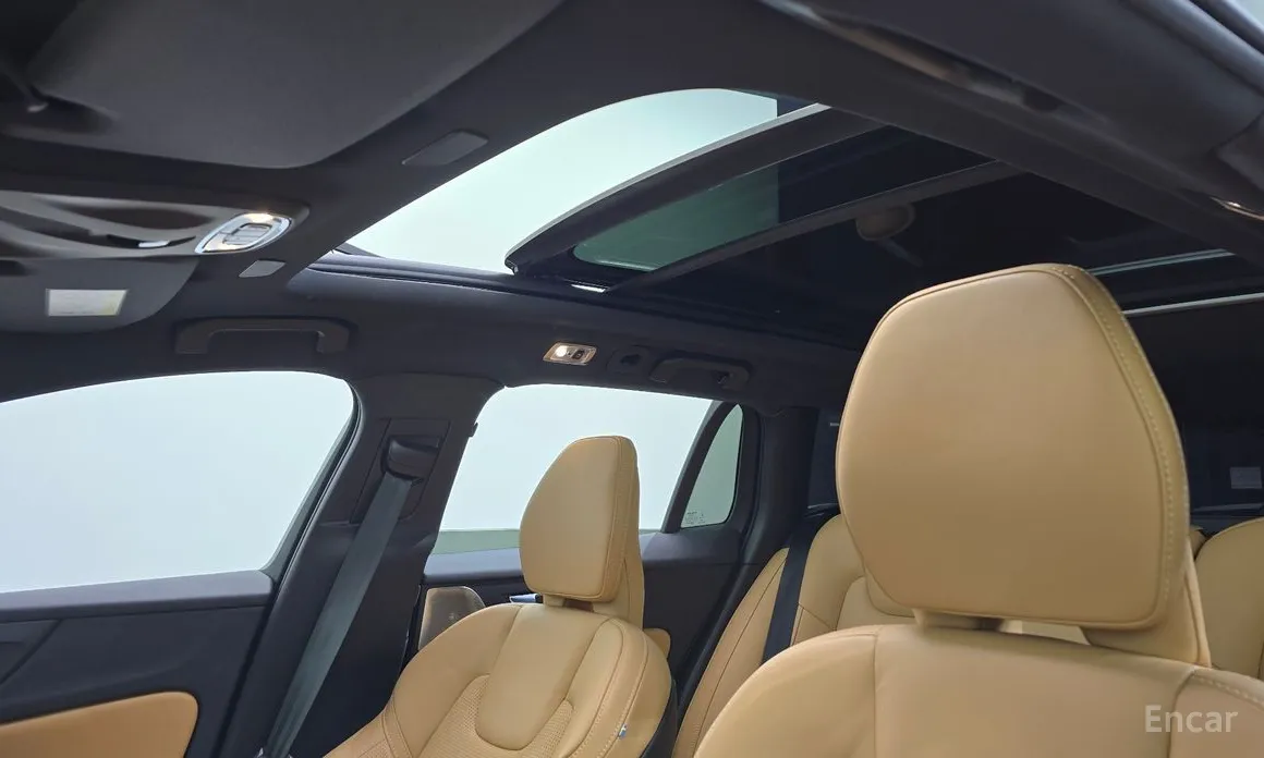 Фото 19 - Volvo V60